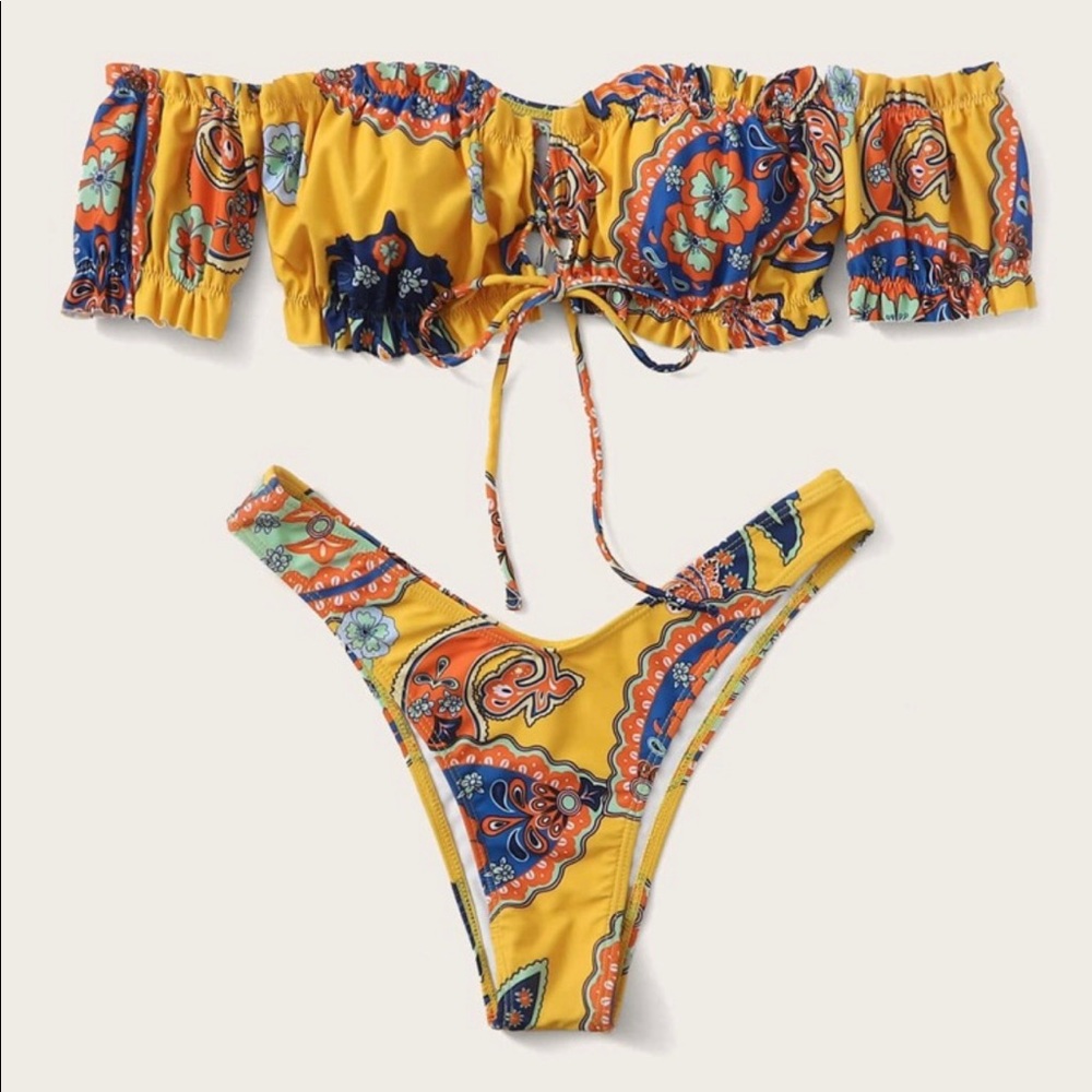 Off the shoulder bikini